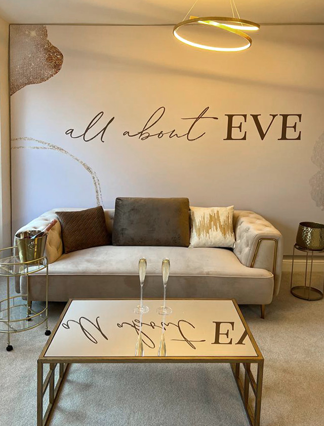 Eve's Signature Lounge & Suites